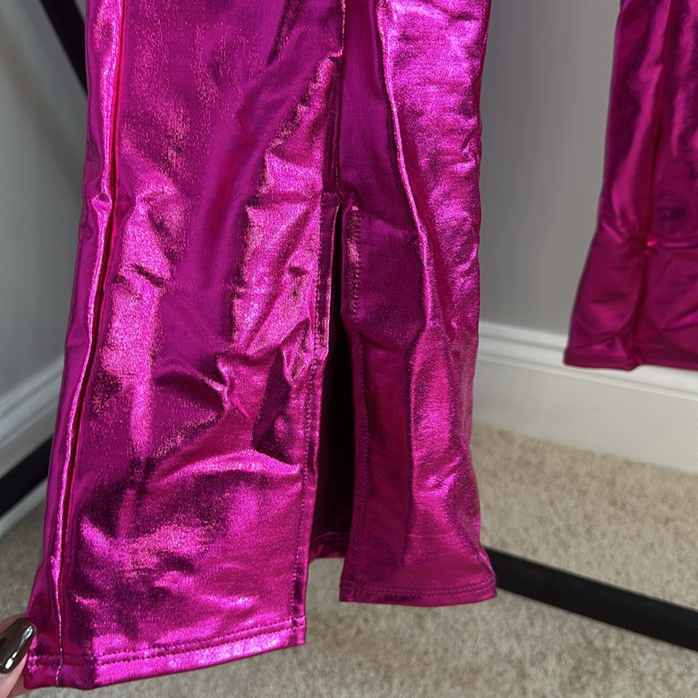 Fashion Nova Your Wildest Dreams Metallic Flare Pant Fuchsia Size Small NWT - Picture 3 of 6